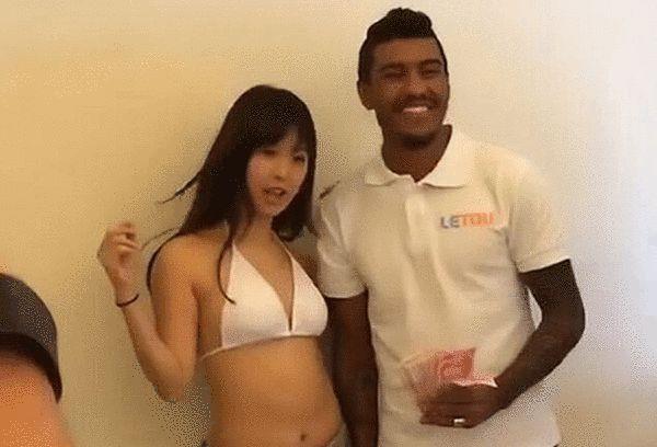 秘书下面又紧又湿