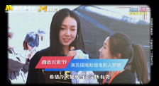 狂吻手伸进她内裤里狂摸